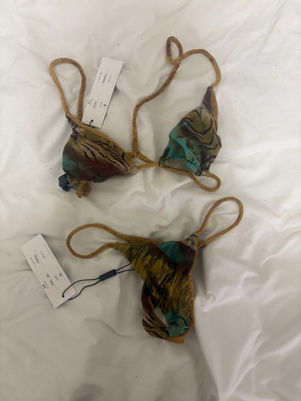 Indah Reversible Bikini Set xs, NWT